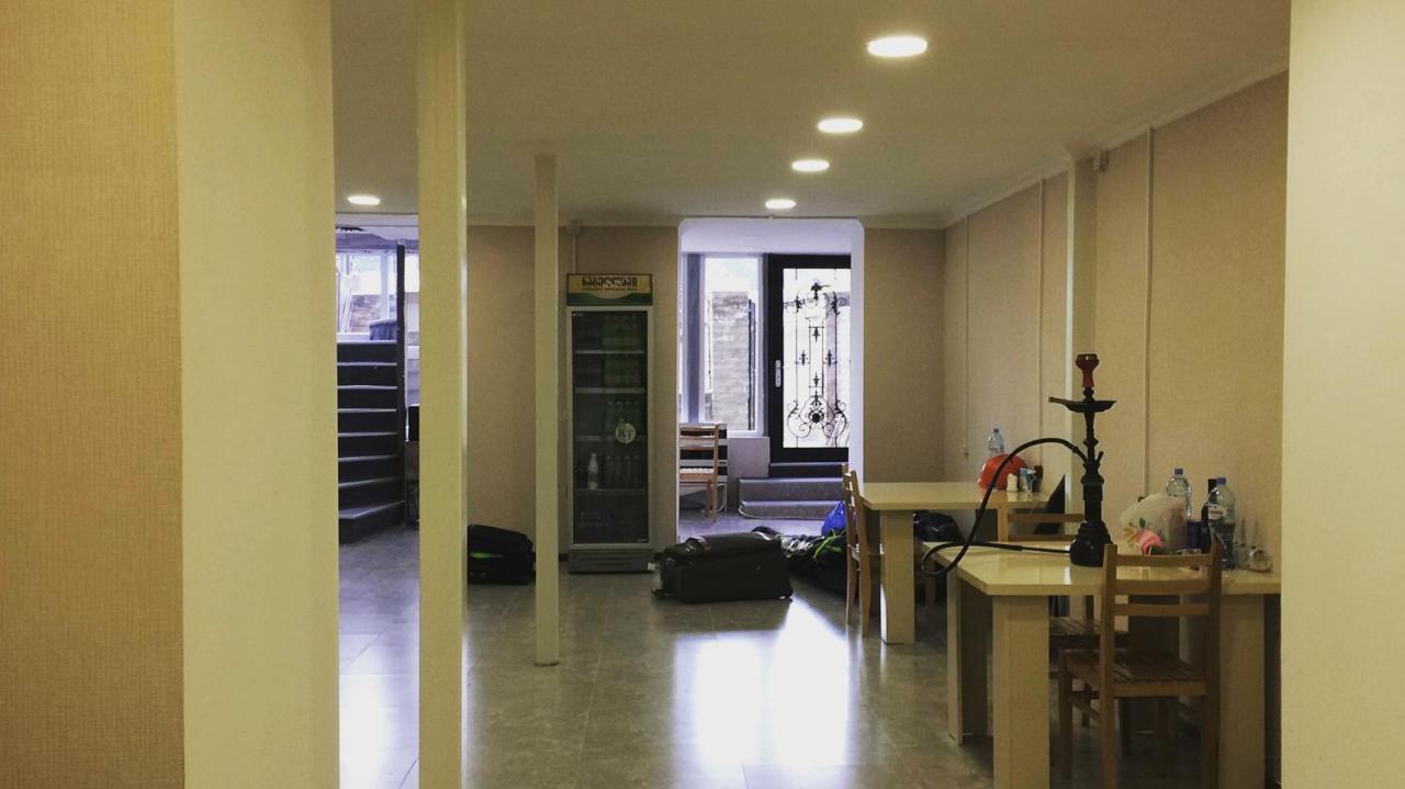 Blossom Hostel Updated ! Обновлено !!! City Center! Perfect Order!!! Snow-White Bed Linen!!! Идеальный Порядок!!! Белоснежное Постельное Белье!!! Центр Города !!! 트빌리시 외부 사진