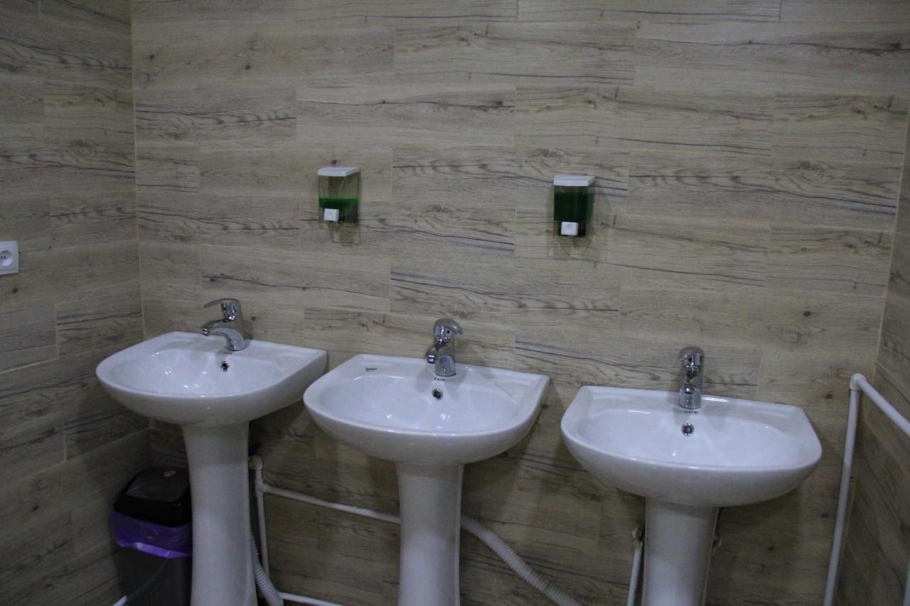 Blossom Hostel Updated ! Обновлено !!! City Center! Perfect Order!!! Snow-White Bed Linen!!! Идеальный Порядок!!! Белоснежное Постельное Белье!!! Центр Города !!! 트빌리시 외부 사진
