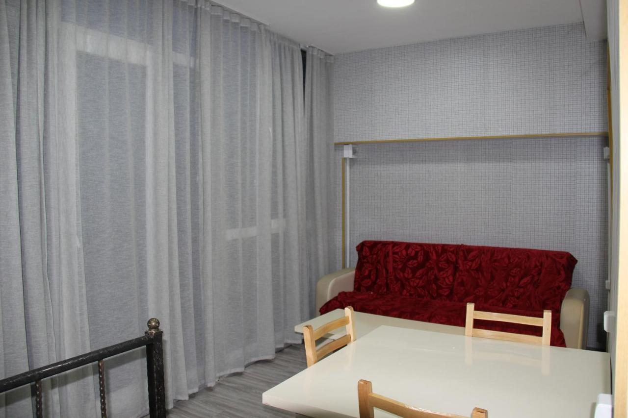 Blossom Hostel Updated ! Обновлено !!! City Center! Perfect Order!!! Snow-White Bed Linen!!! Идеальный Порядок!!! Белоснежное Постельное Белье!!! Центр Города !!! 트빌리시 외부 사진