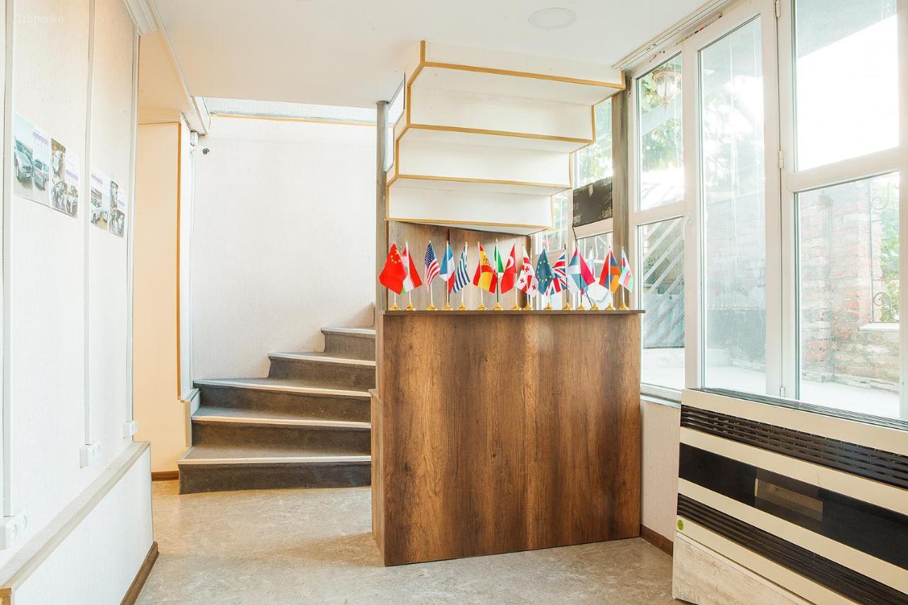 Blossom Hostel Updated ! Обновлено !!! City Center! Perfect Order!!! Snow-White Bed Linen!!! Идеальный Порядок!!! Белоснежное Постельное Белье!!! Центр Города !!! 트빌리시 외부 사진