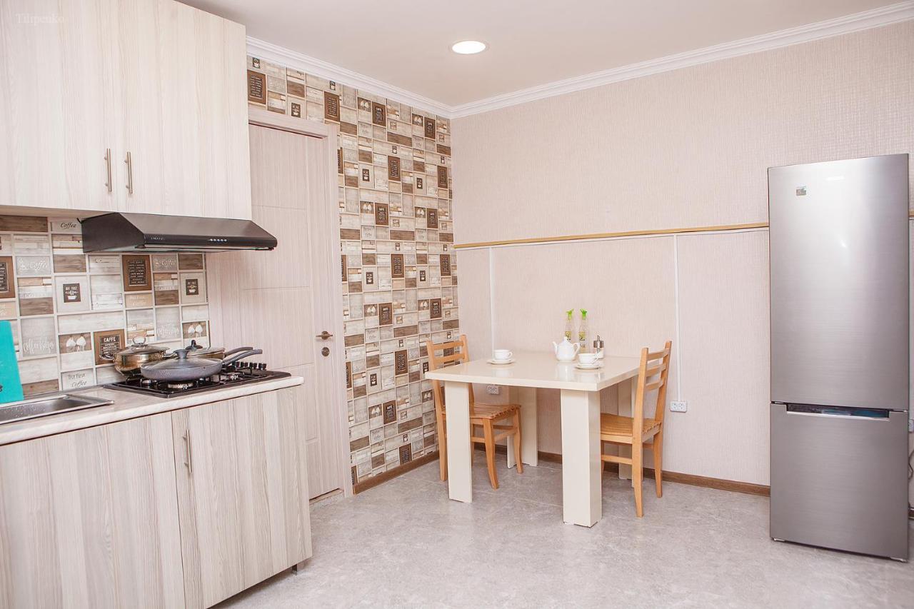 Blossom Hostel Updated ! Обновлено !!! City Center! Perfect Order!!! Snow-White Bed Linen!!! Идеальный Порядок!!! Белоснежное Постельное Белье!!! Центр Города !!! 트빌리시 외부 사진