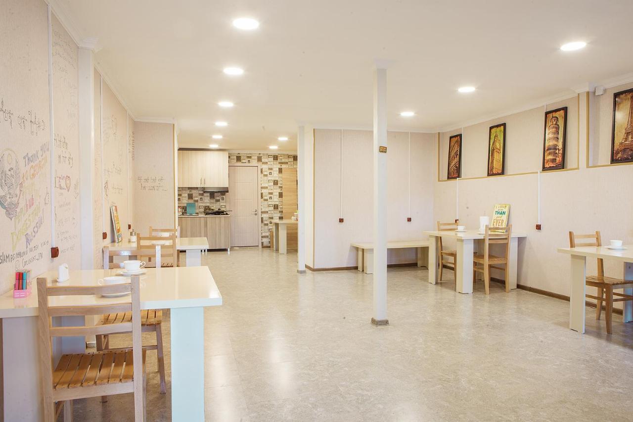Blossom Hostel Updated ! Обновлено !!! City Center! Perfect Order!!! Snow-White Bed Linen!!! Идеальный Порядок!!! Белоснежное Постельное Белье!!! Центр Города !!! 트빌리시 외부 사진