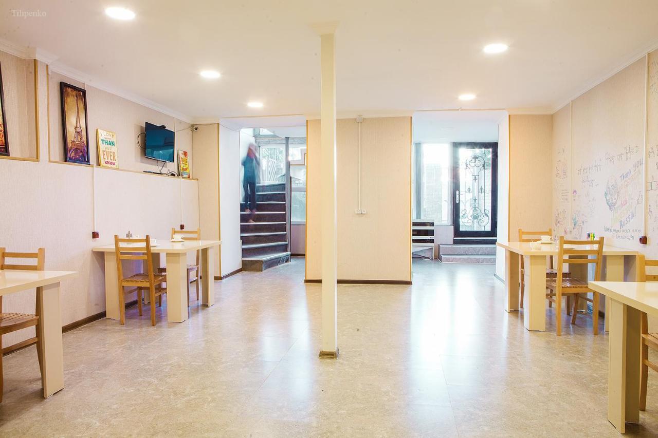 Blossom Hostel Updated ! Обновлено !!! City Center! Perfect Order!!! Snow-White Bed Linen!!! Идеальный Порядок!!! Белоснежное Постельное Белье!!! Центр Города !!! 트빌리시 외부 사진