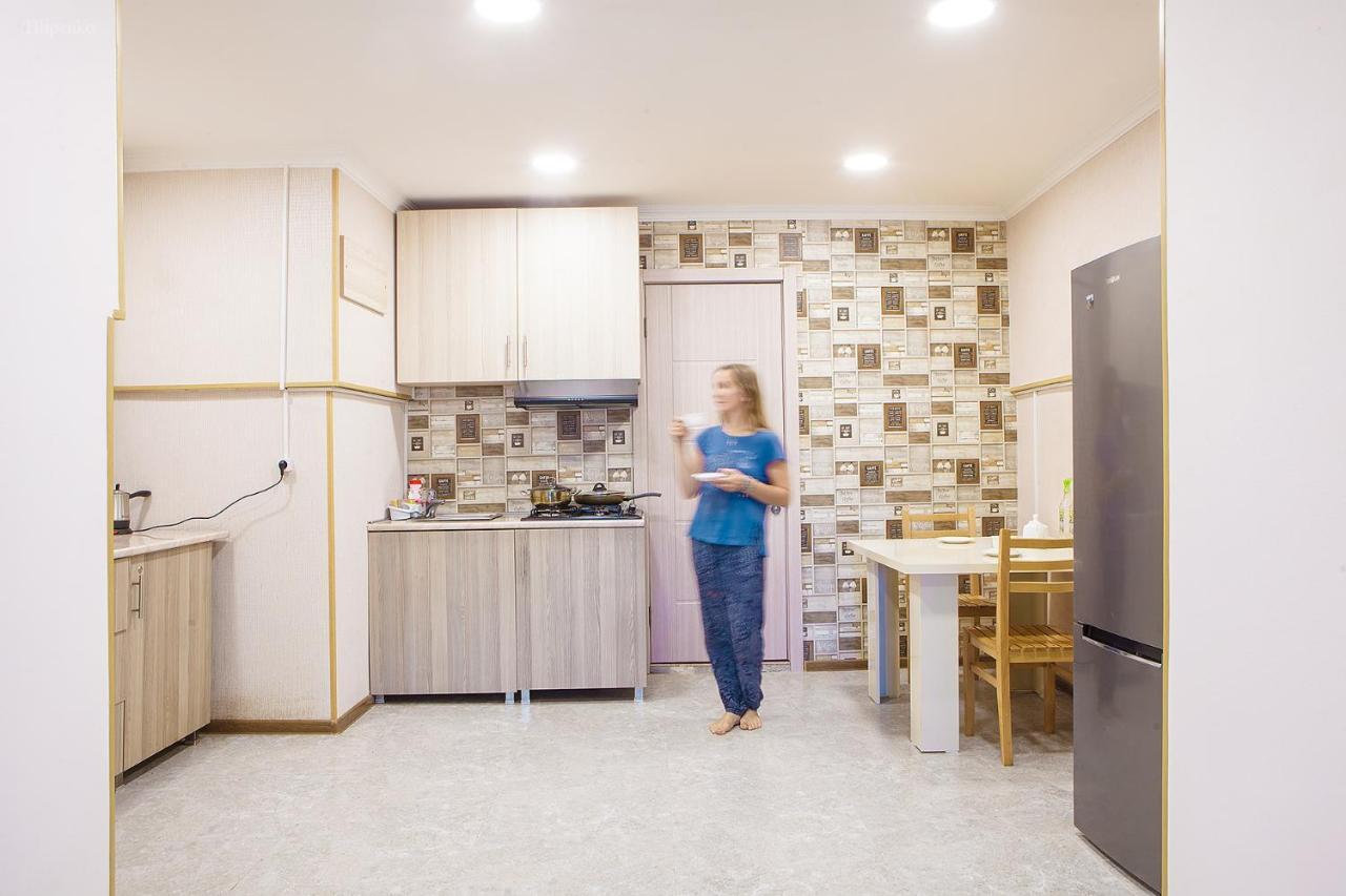 Blossom Hostel Updated ! Обновлено !!! City Center! Perfect Order!!! Snow-White Bed Linen!!! Идеальный Порядок!!! Белоснежное Постельное Белье!!! Центр Города !!! 트빌리시 외부 사진